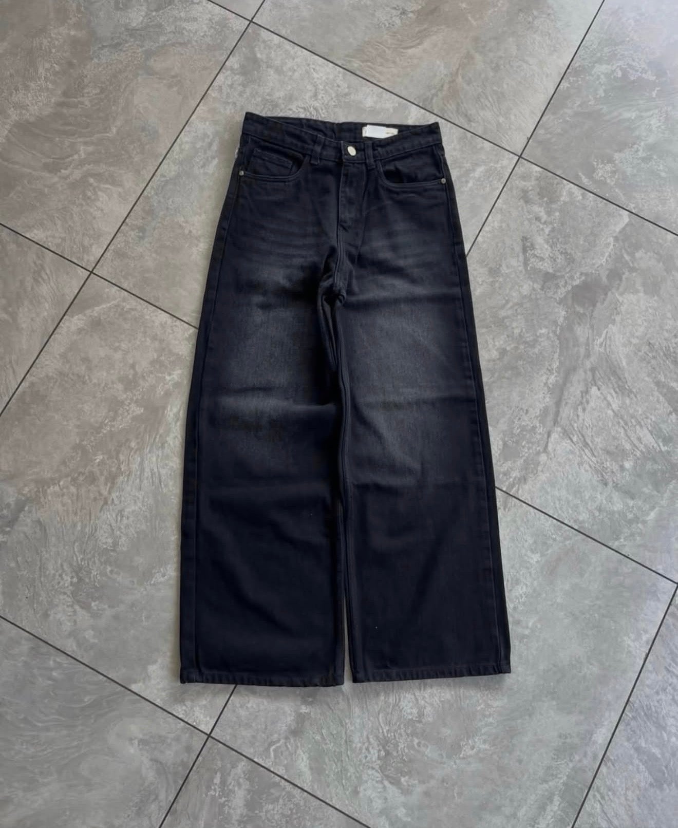 ASHBLACK BAGGY FIT JEANS