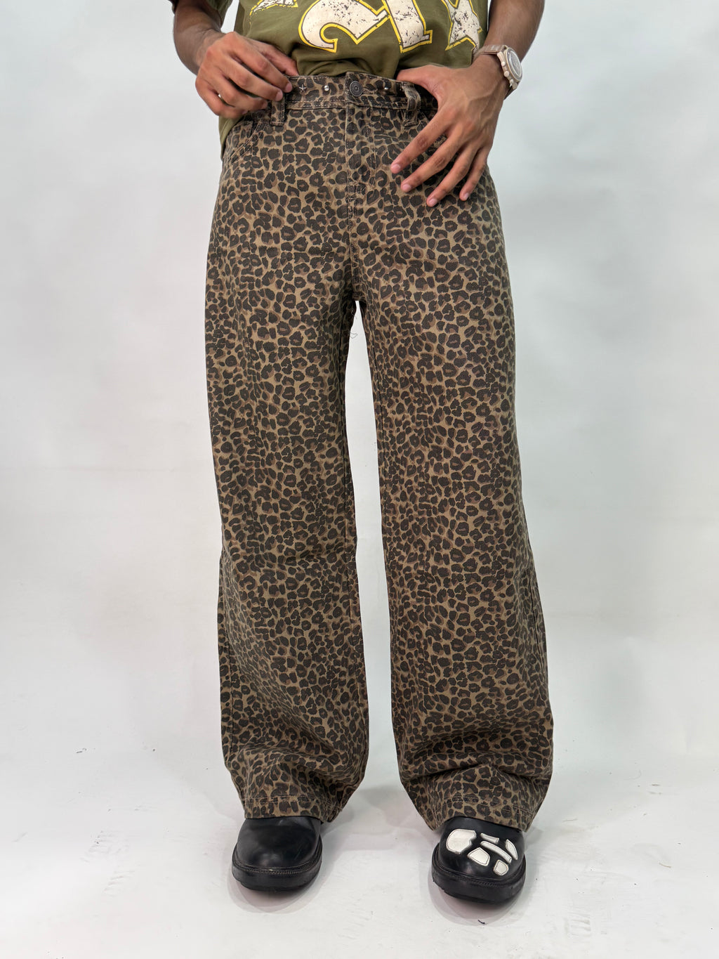 CHEETAH PRINT BAGGY JEANS