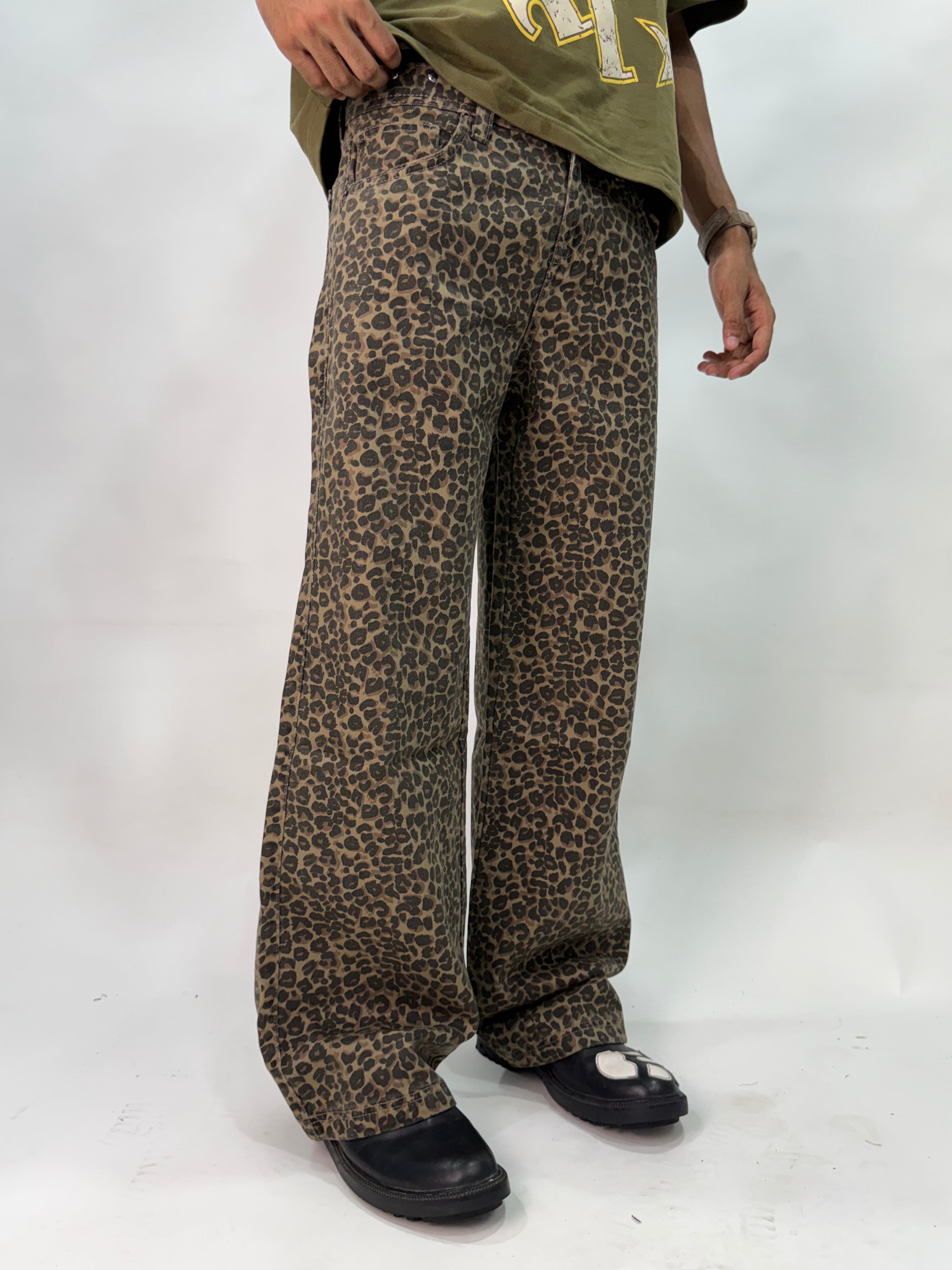 CHEETAH PRINT BAGGY JEANS