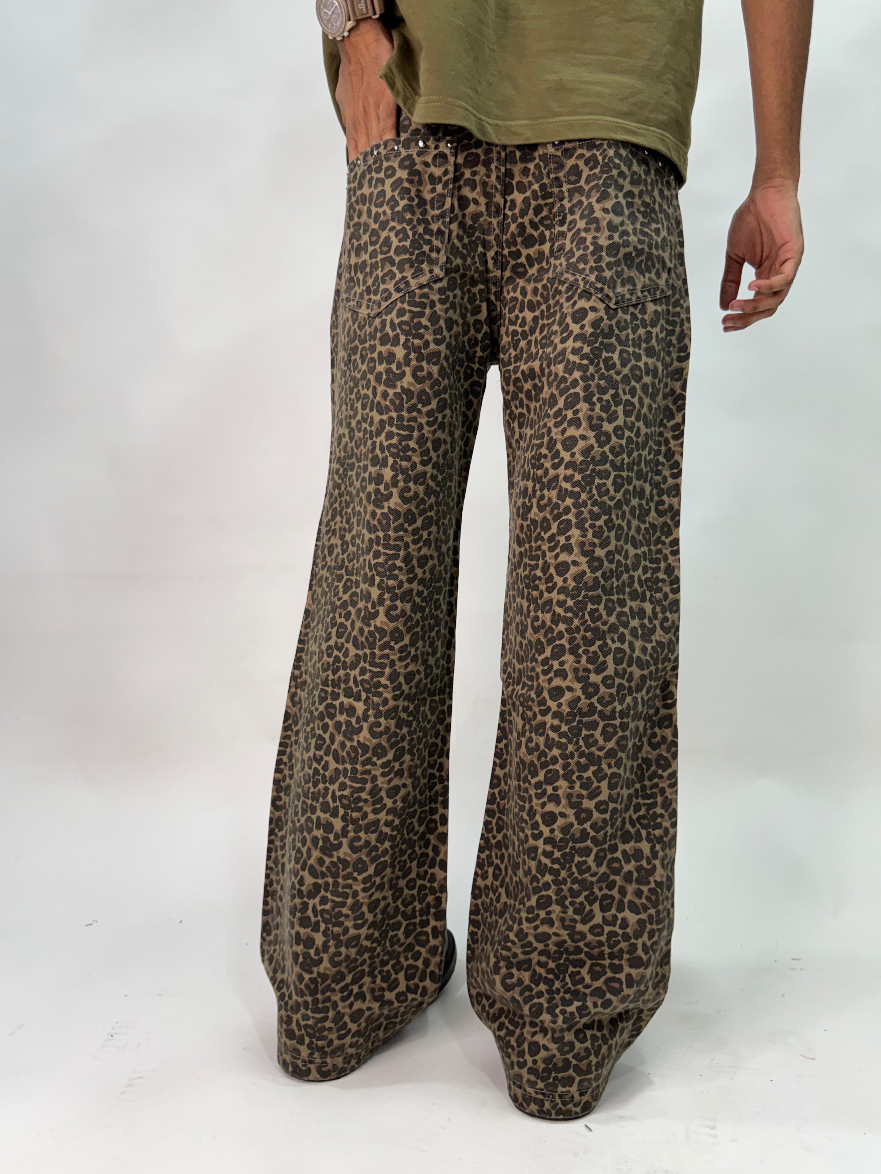 CHEETAH PRINT BAGGY JEANS