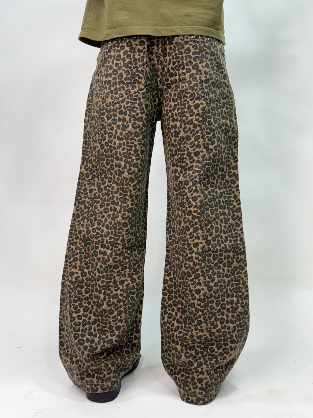 CHEETAH PRINT BAGGY JEANS