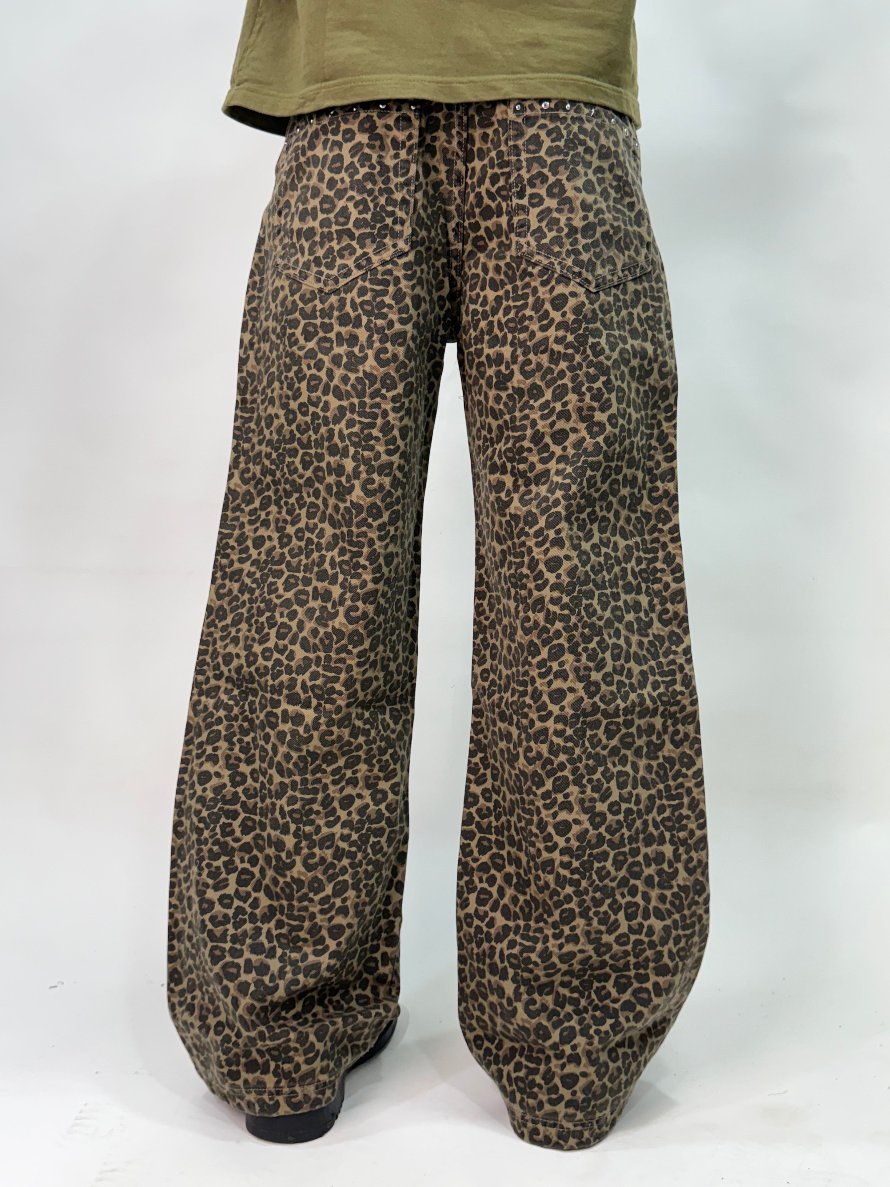 CHEETAH PRINT BAGGY JEANS