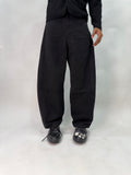 BASIC BLACK BARREL FIT JEANS