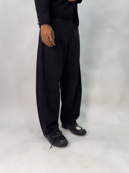 BASIC BLACK BARREL FIT JEANS
