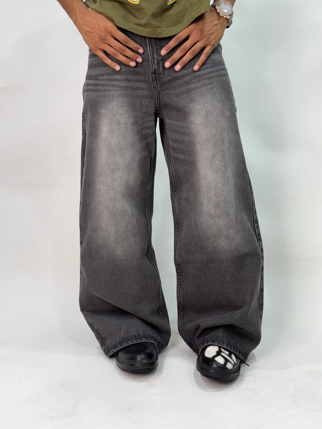 ASH DRANZO BAGGY FIT JEANS