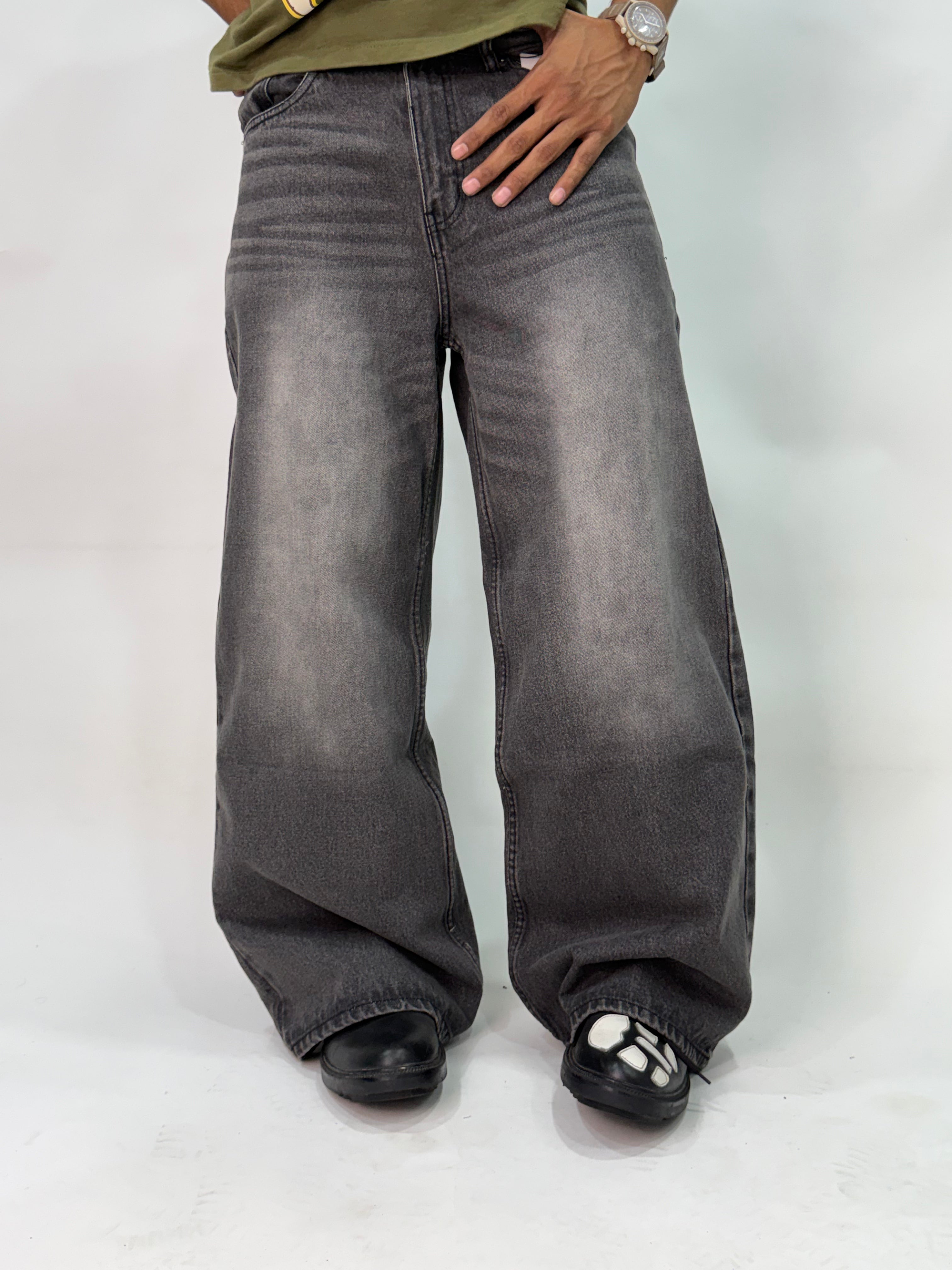 ASH DRANZO BAGGY FIT JEANS