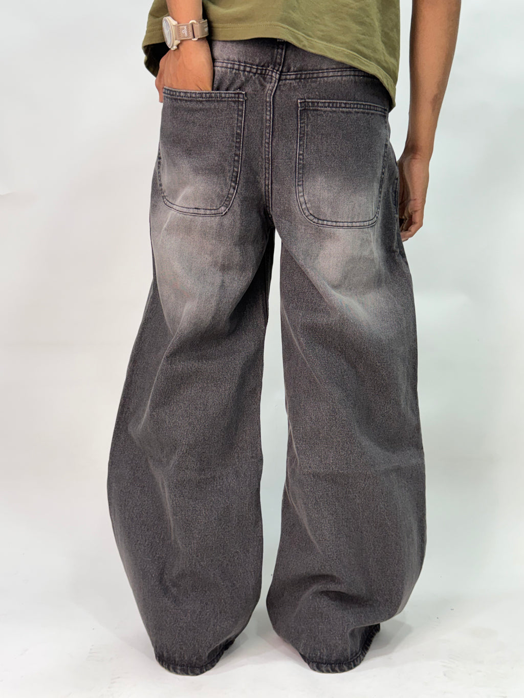 ASH DRANZO BAGGY FIT JEANS
