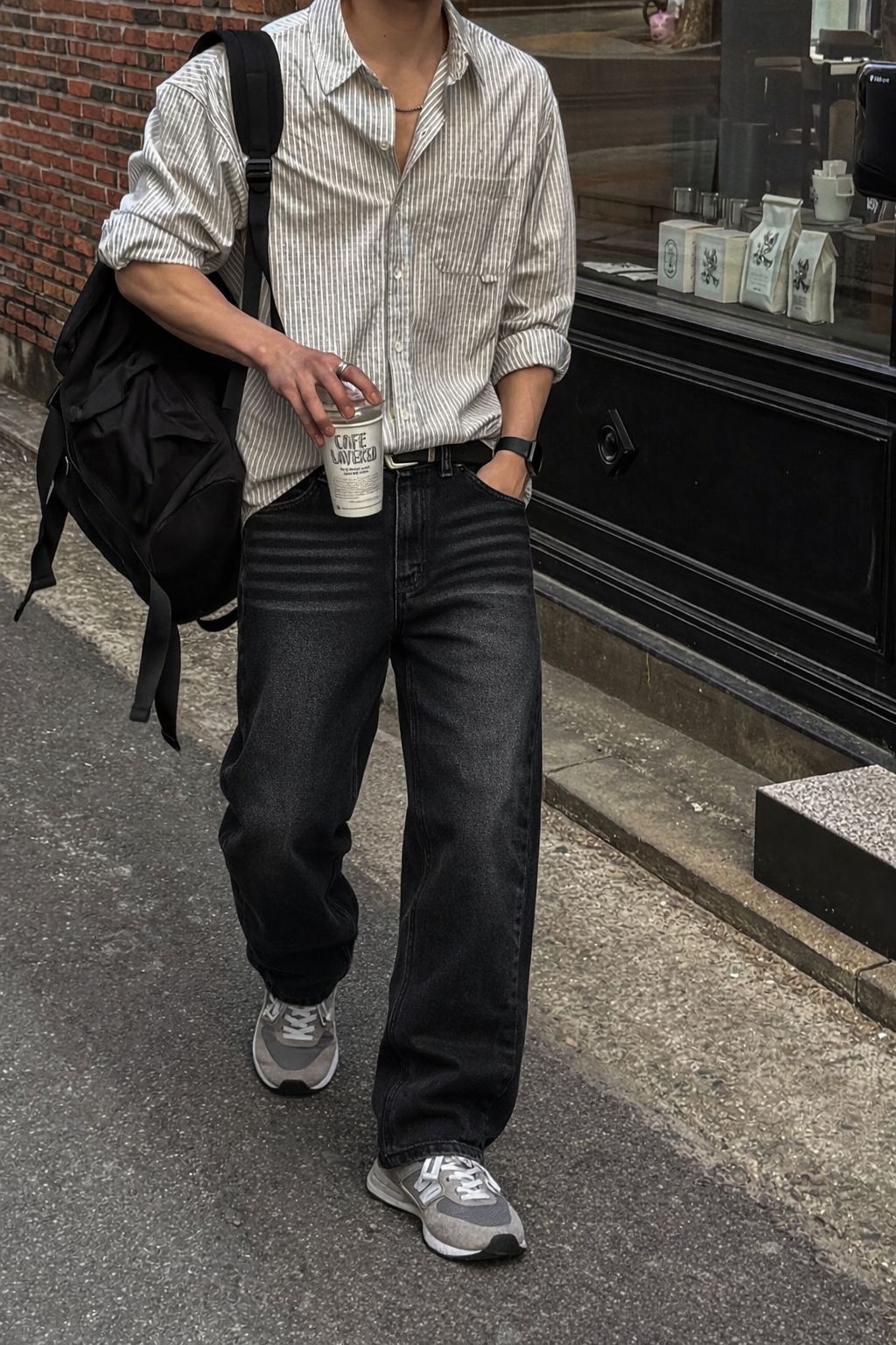 ASHBLACK BAGGY FIT JEANS