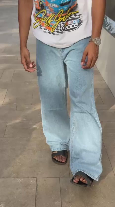 GENTLE WASHED ICI BLUE JEANS.